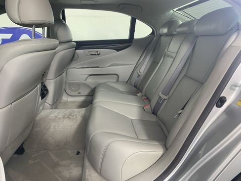 Used 2010 Lexus LS 460 L RWD image 32