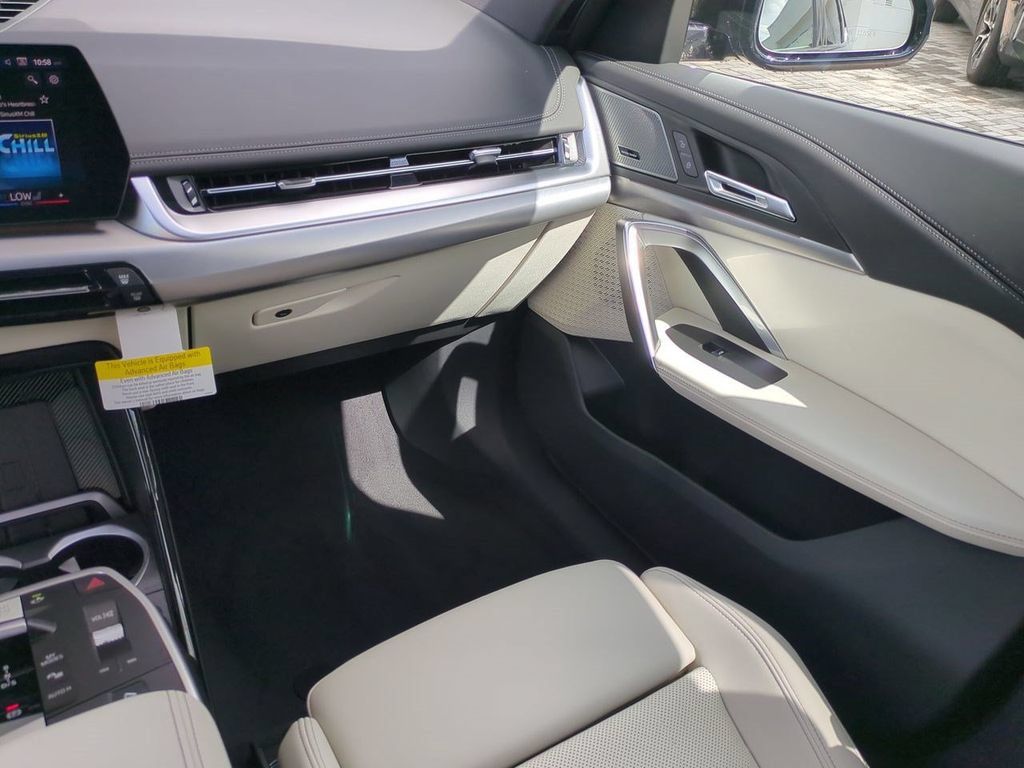 New 2027 BMW X1 xDrive28i AWD/4WD image 17