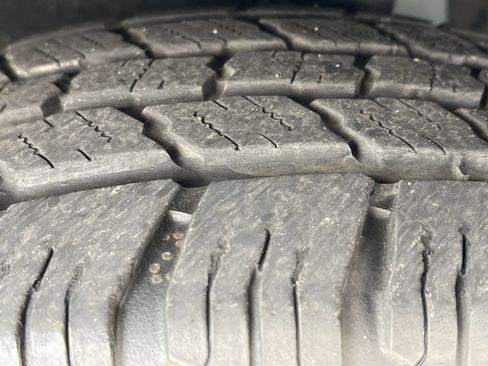 Used 2023 Chrysler Pacifica Touring-L FWD image 44