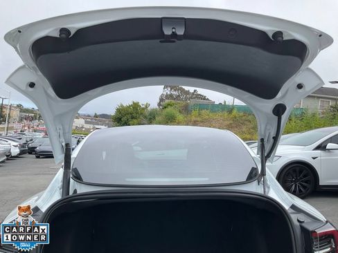 Used 2022 Tesla Model 3 Standard Range RWD image 9