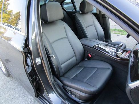 Used 2011 BMW 528i Sedan image 31