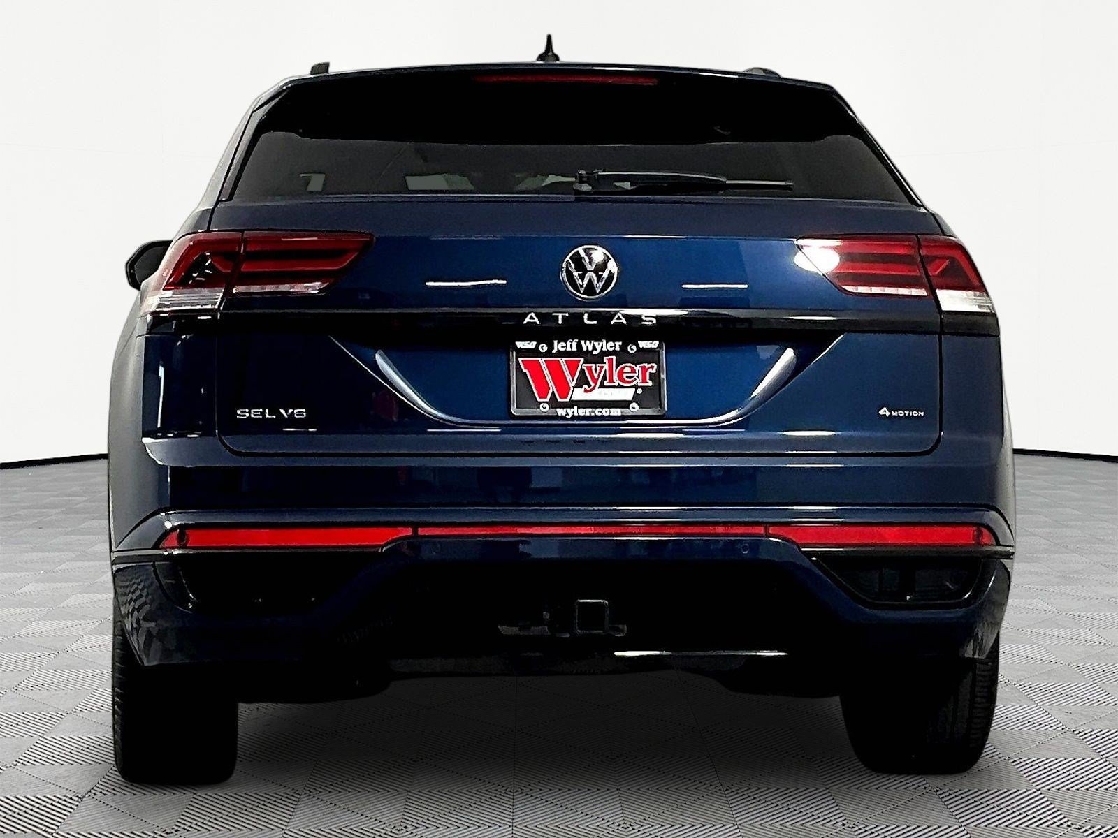Used 2023 Volkswagen Atlas Cross Sport SEL R-Line AWD/4WD image 12