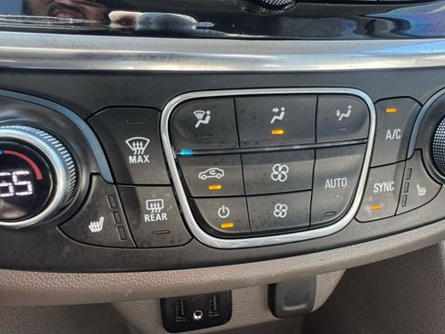 Used 2020 Chevrolet Traverse LT w/ LPO, Floor Liner Package image 58