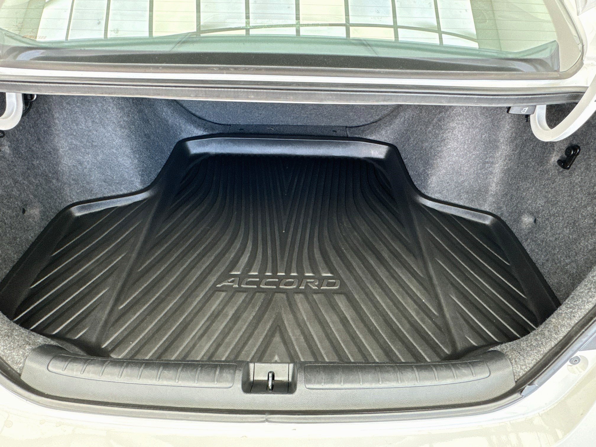 Used 2019 Honda Accord LX image 16