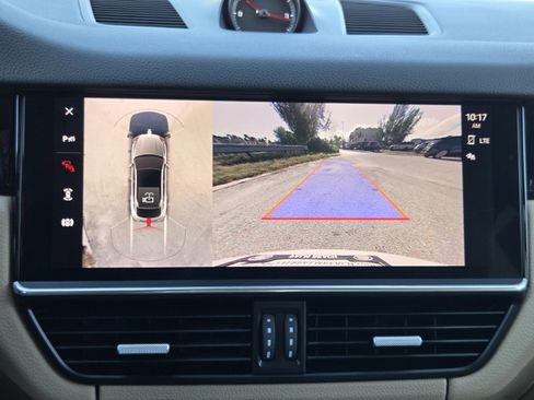 Used 2022 Porsche Cayenne S image 23