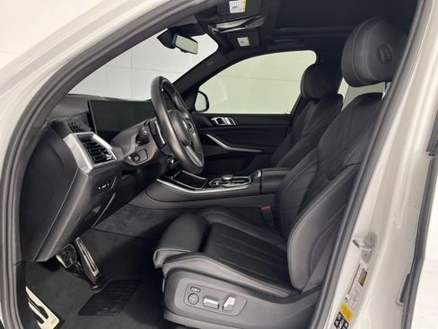 Used 2024 BMW X5 xDrive40i w/ M Sport Package image 11