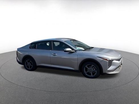 Used 2025 Kia K4 FWD image 2