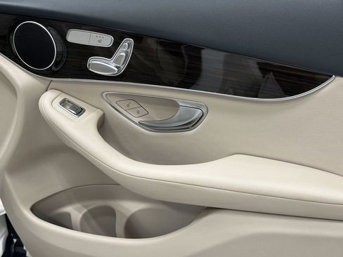 Used 2021 Mercedes-Benz GLC 300 image 15