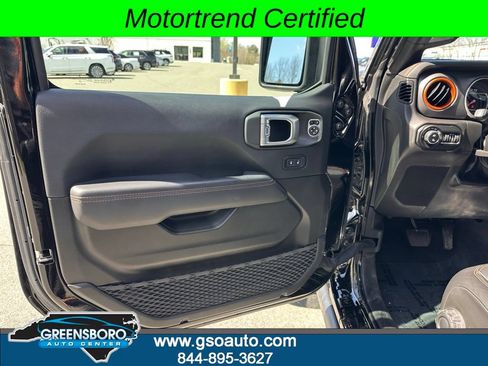 Used 2022 Jeep Gladiator Mojave w/ LED Lighting Group AWD/4WD image 17