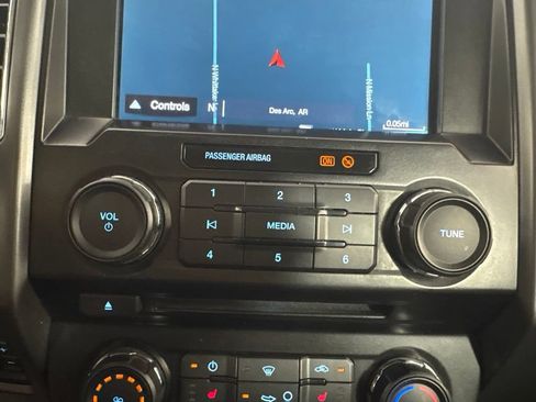 Used 2017 Ford F350 XLT w/ XLT Premium Package AWD/4WD image 28