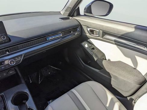 Used 2025 Honda Civic Sport image 14