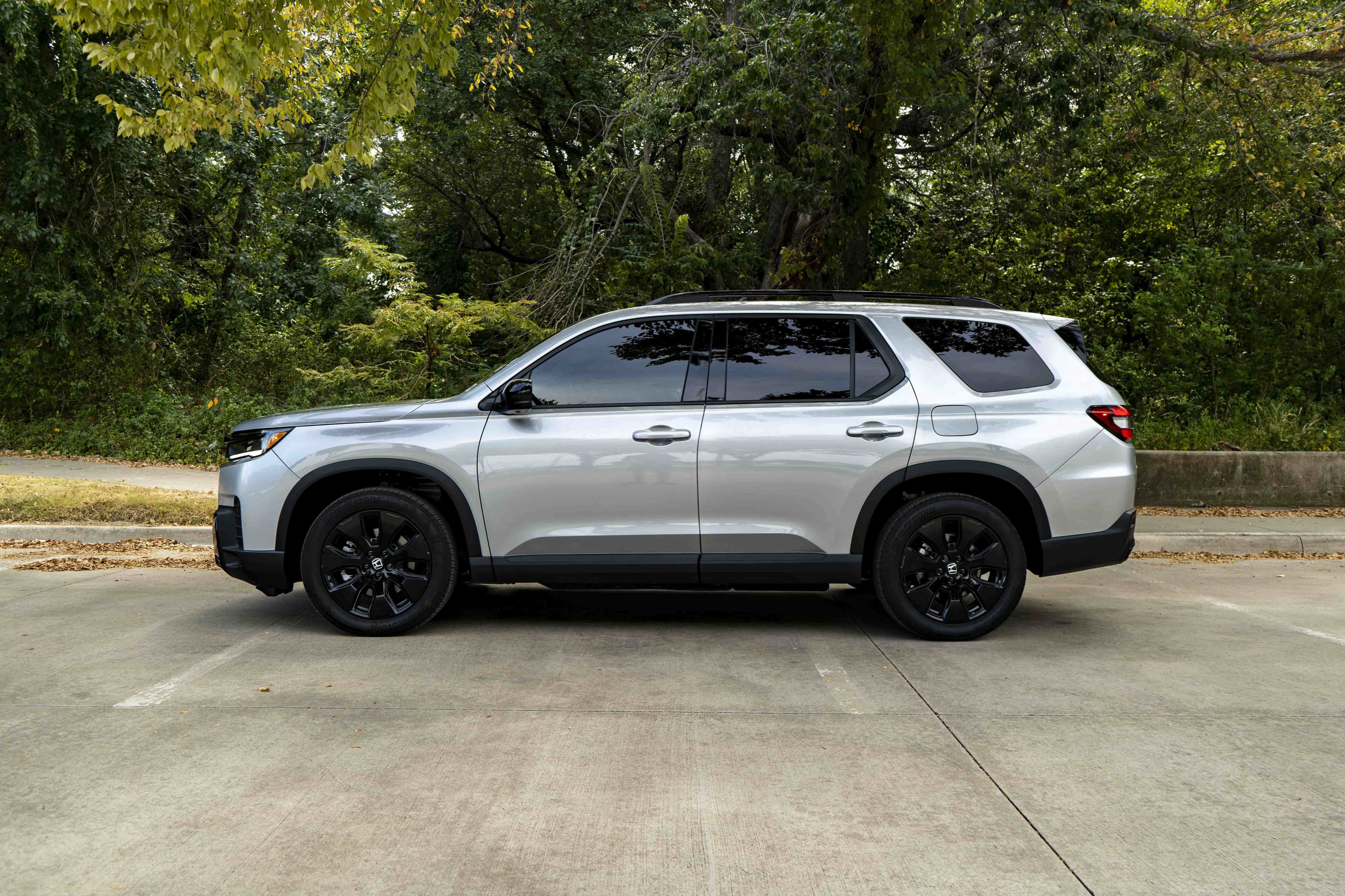 Certified 2026 Honda Pilot Black Edition image 6
