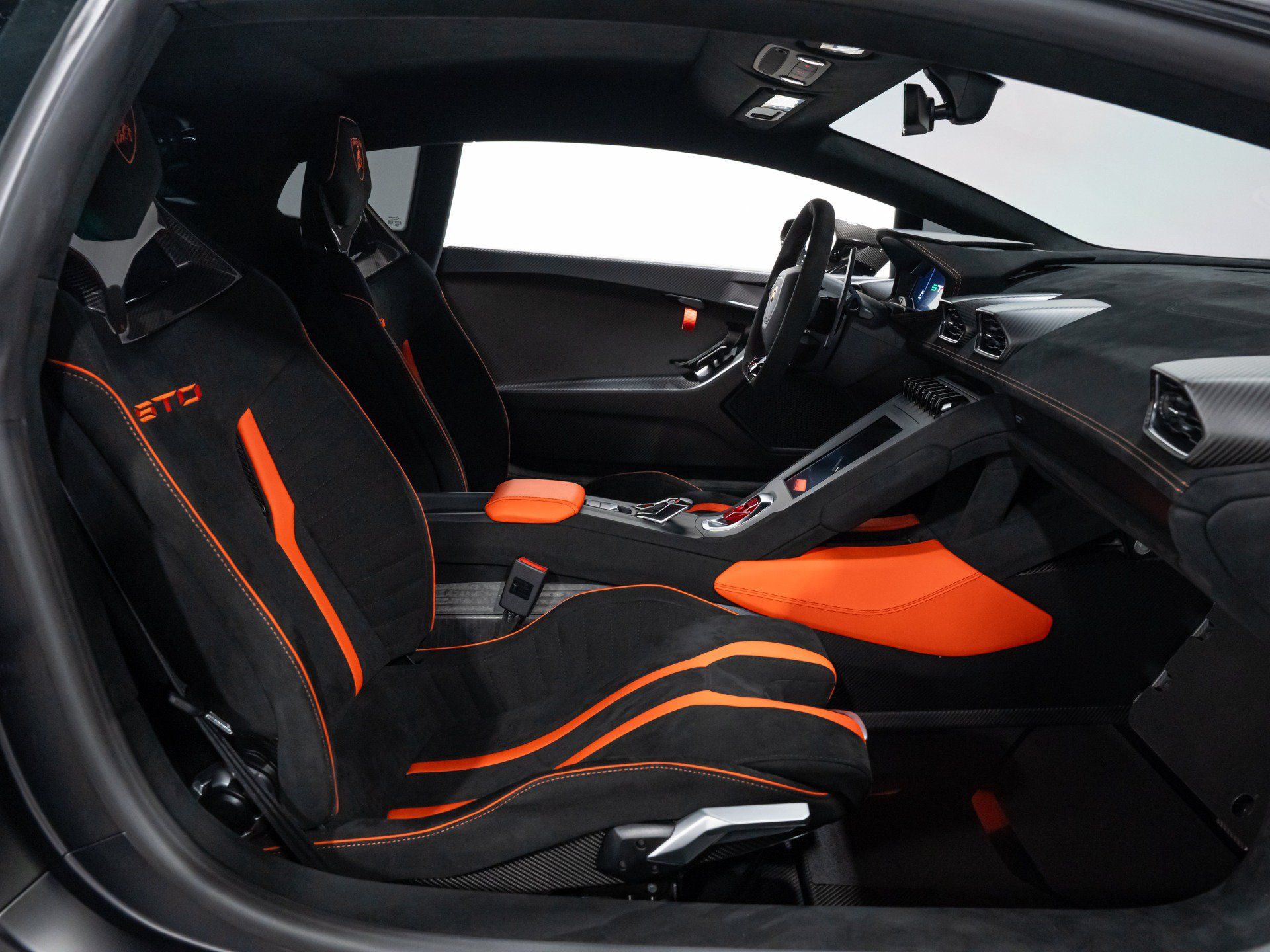 Used 2024 Lamborghini Huracan STO RWD image 81