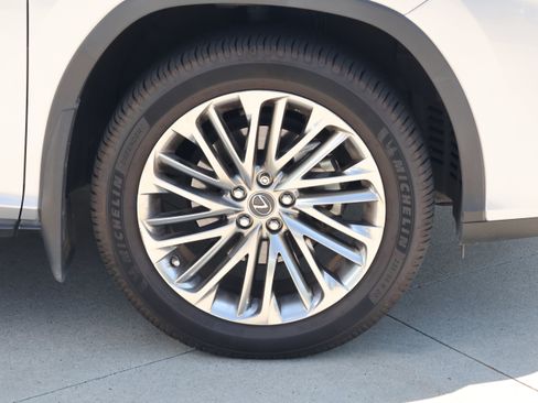 Used 2022 Lexus RX 350L Luxury w/ Accessory Package (Z1) FWD image 11