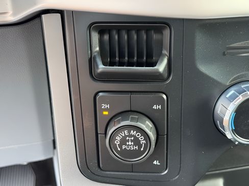 Used 2022 Ford F150 XLT w/ Equipment Group 302A High AWD/4WD image 18