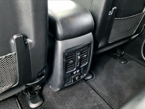 Used 2020 Jeep Grand Cherokee Limited AWD/4WD image 28