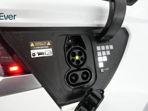 Used 2024 Hyundai Ioniq 5 Limited image 26