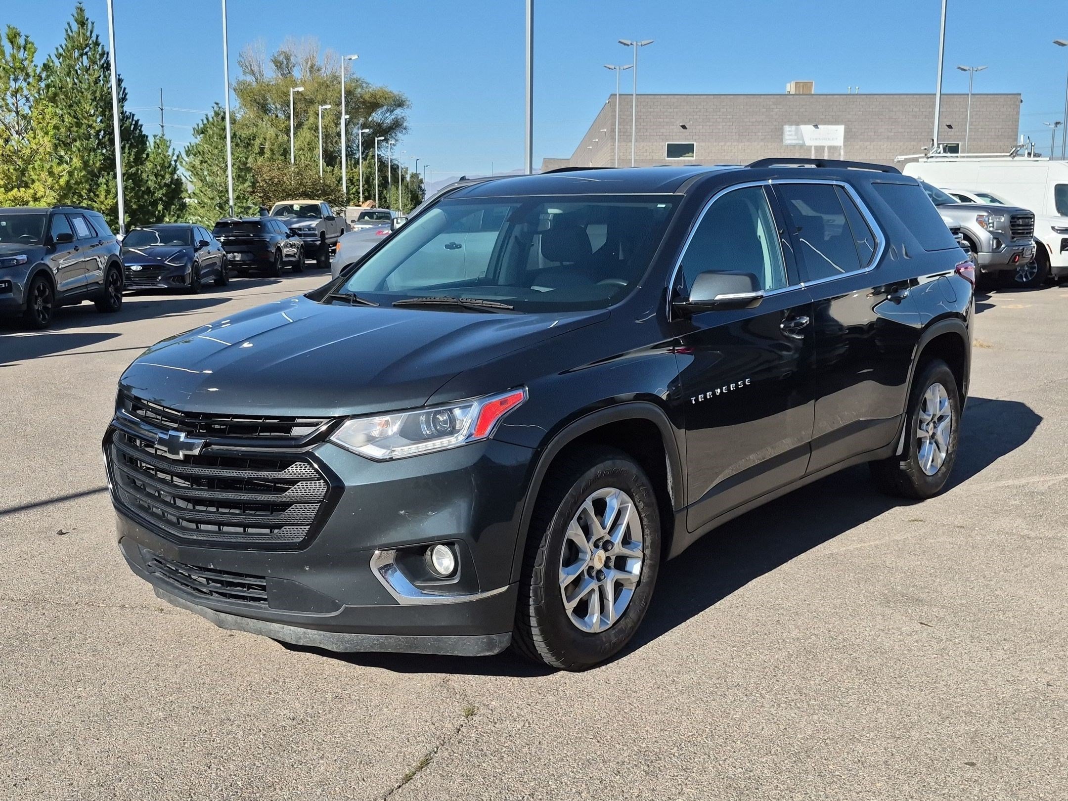 Used 2019 Chevrolet Traverse LT w/ LPO, Black Accent Package AWD/4WD image 8