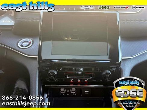 New 2025 Jeep Grand Cherokee L Altitude image 8