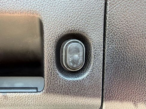 Used 2018 GMC Yukon XL Denali w/ Open Road Package image 7