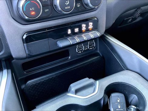 Used 2021 RAM 1500 Big Horn AWD/4WD image 17