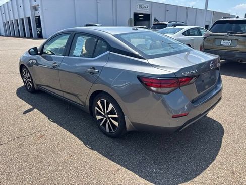 Used 2022 Nissan Sentra SV w/ SV Premium Package FWD image 4