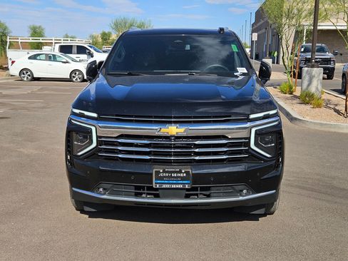 Certified 2025 Chevrolet Suburban LT w/ Comfort Package RWD image 8