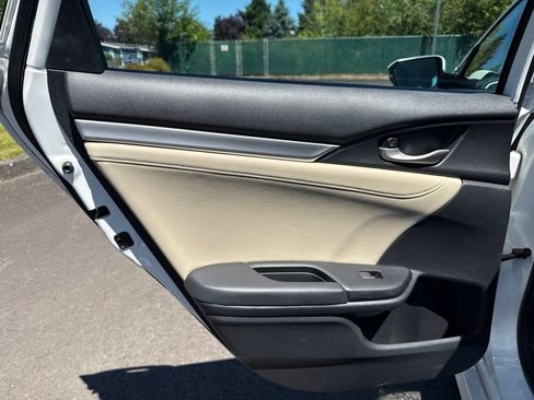 Used 2016 Honda Civic Touring image 20