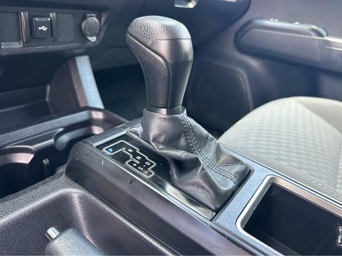 Used 2022 Toyota Tacoma SR RWD image 27