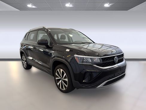 Used 2022 Volkswagen Taos SE FWD image 7