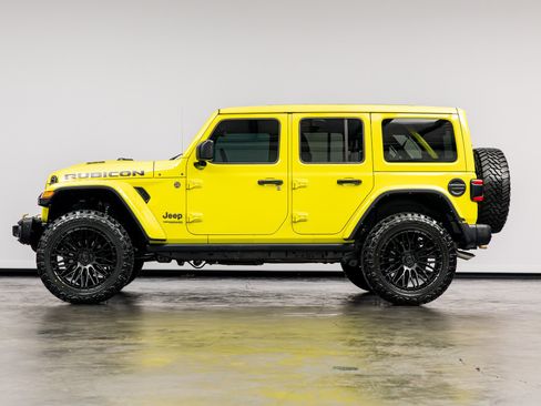 Used 2022 Jeep Wrangler Unlimited Rubicon w/ Trailer Tow Package AWD/4WD image 9