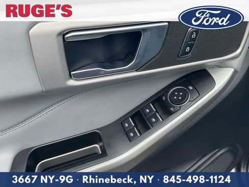 Used 2021 Ford Explorer XLT w/ Equipment Group 202A AWD/4WD image 15