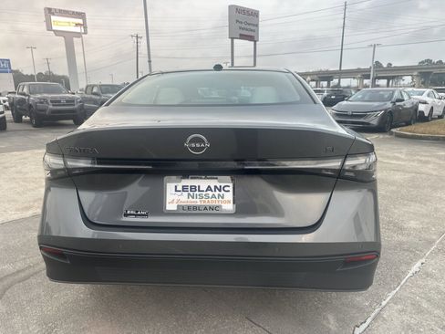 New 2026 Nissan Sentra SL w/ Floor Mat Package FWD image 9