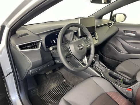Used 2026 Toyota Corolla SE w/ SE Premium Package AWD/4WD image 3
