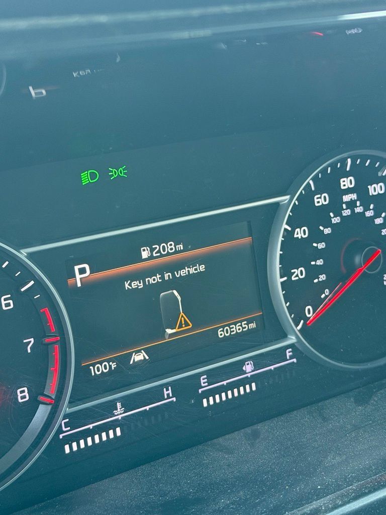 Used 2023 Kia Sorento S w/ Panoramic Sunroof Package FWD image 7