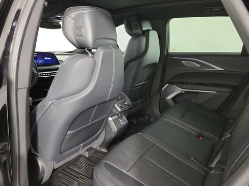 Used 2024 Cadillac Lyriq Luxury RWD image 12