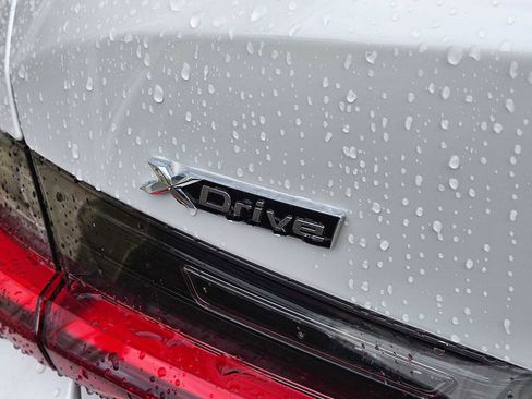 Used 2025 BMW 330i xDrive Sedan w/ Convenience Package image 16