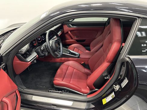 Certified 2022 Porsche 911 Carrera image 18