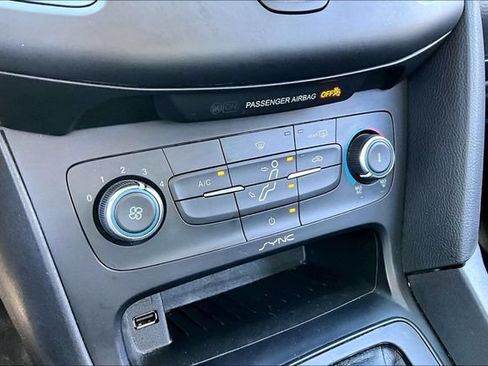 Used 2016 Ford Focus SE FWD image 31