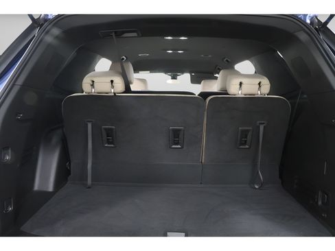 Used 2023 Chevrolet Traverse LS FWD image 27