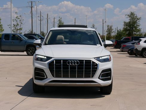 Used 2023 Audi Q5 2.0T Premium Plus w/ Premium Plus Package AWD/4WD image 3
