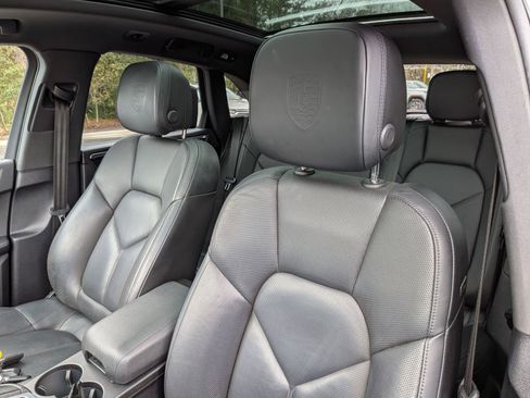 Used 2021 Porsche Macan S image 14