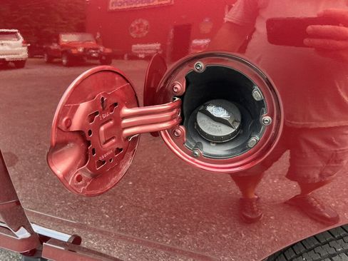 Used 2017 RAM 1500 Express AWD/4WD image 31