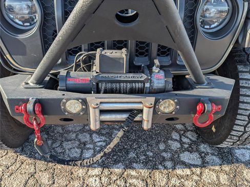 Used 2020 Jeep Gladiator Rubicon image 9