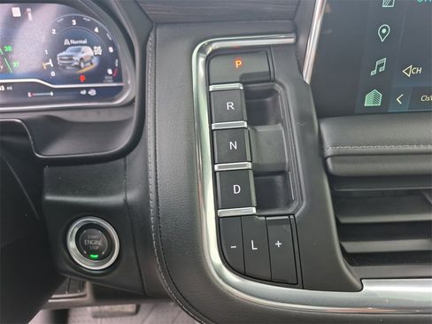 Used 2024 Chevrolet Suburban Z71 w/ Luxury Package image 26