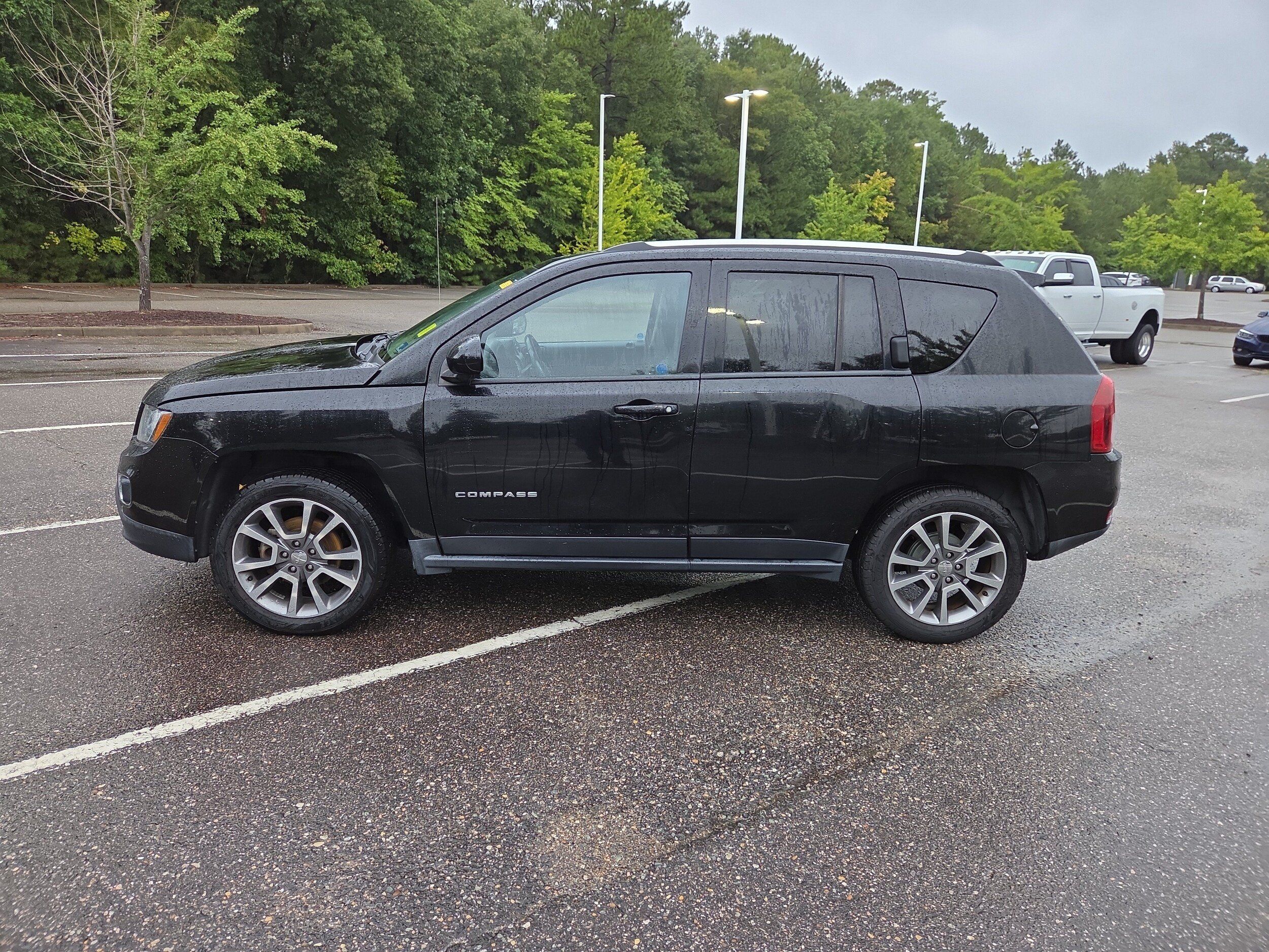 Used 2017 Jeep Compass High Altitude FWD image 6