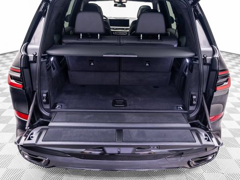 Used 2024 BMW X7 xDrive40i w/ M Sport Package AWD/4WD image 34