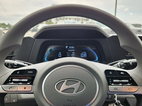 Used 2026 Hyundai Elantra SE w/ Cargo Package FWD image 11
