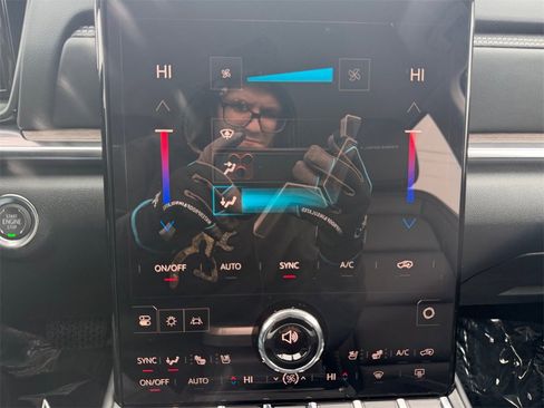 New 2026 GMC Terrain Denali w/ LPO, Floor Liner Package image 27