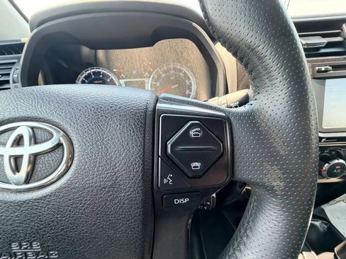 Used 2018 Toyota 4Runner TRD Off-Road Premium AWD/4WD image 15